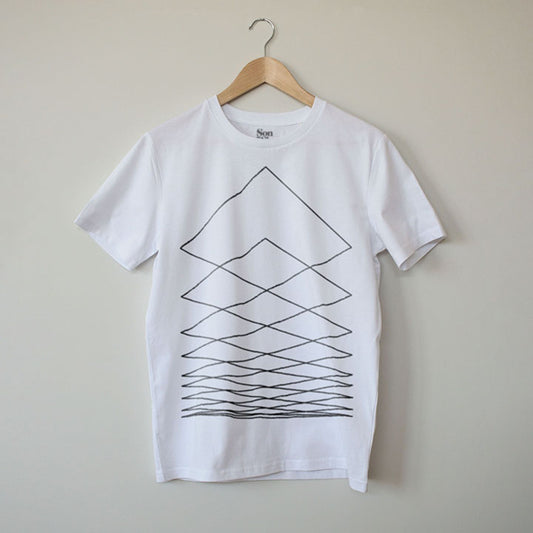 Pulse Width Modular Synth techno T-Shirt. Contemporary Eurorack T-Shirt for Electronic Music T-Shirt – Vegan T-Shirt – PETA Approved and 100% organic cotton